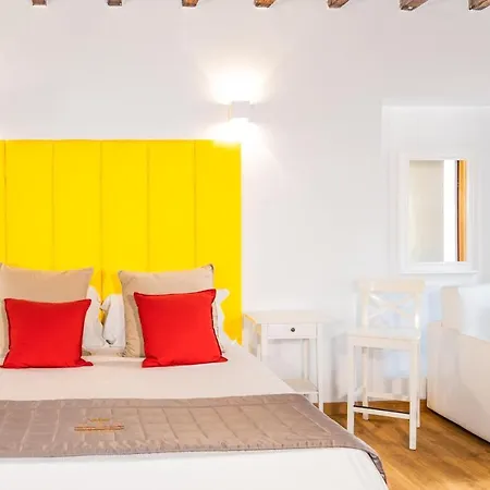 Trevi Queen Apartment
